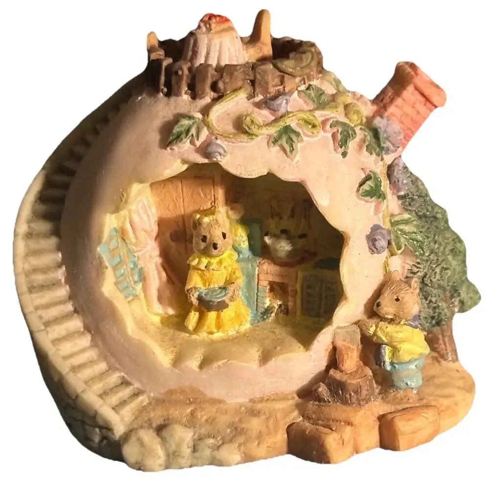 Vintage Miniature Cottage Diorama Figurine – Bear Scene Decorative Collectible